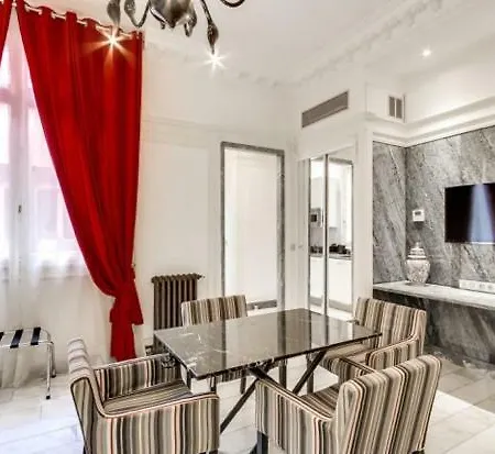 Avenue Des Champs Elysées - Studio Ks Appartamento
